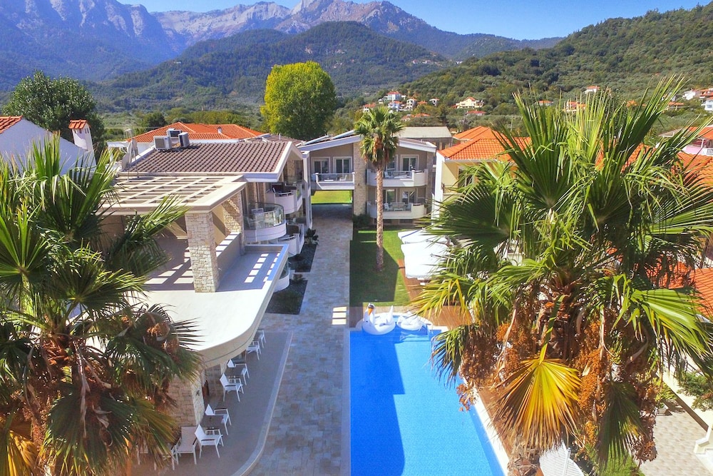 Lobelia Luxury Suites 42/50