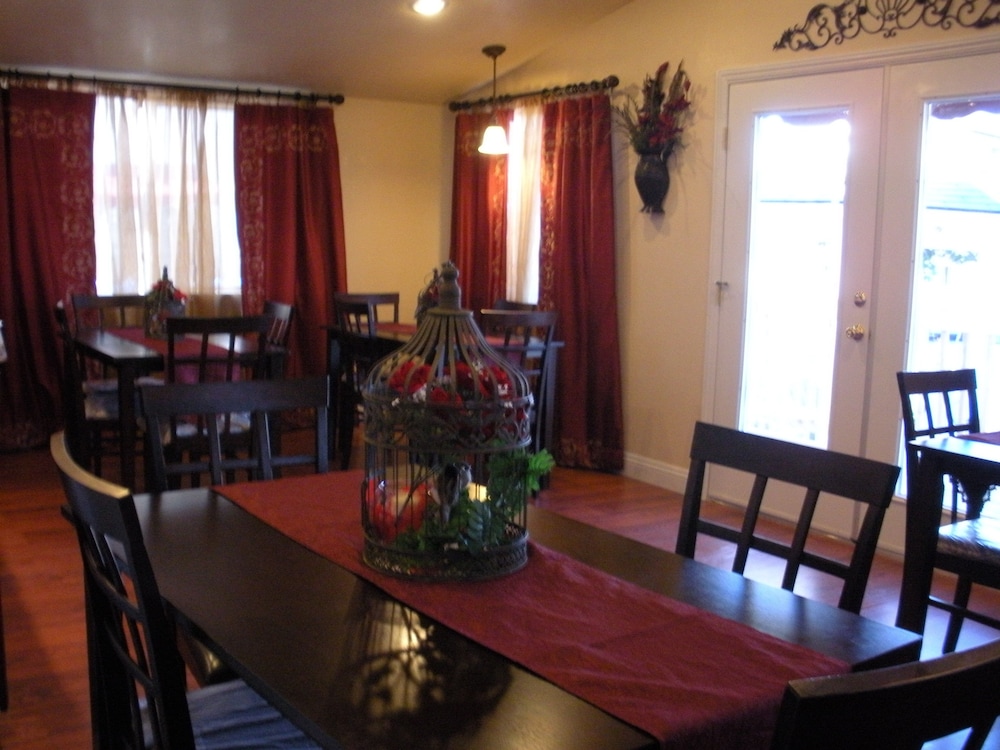 Travel Inn And Suites 17/21