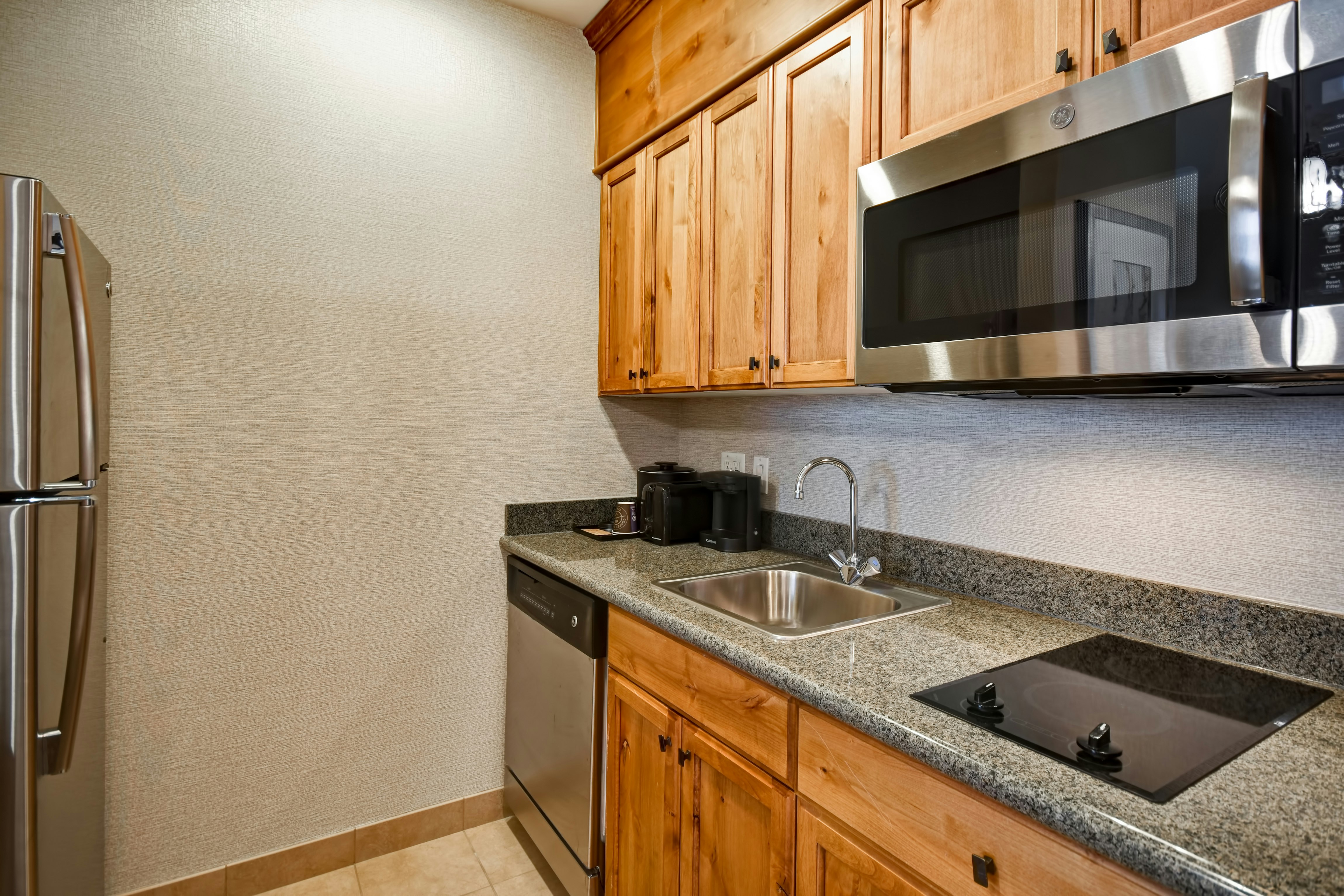 2 BEDROOMS, SUITE, 2 KING BEDS