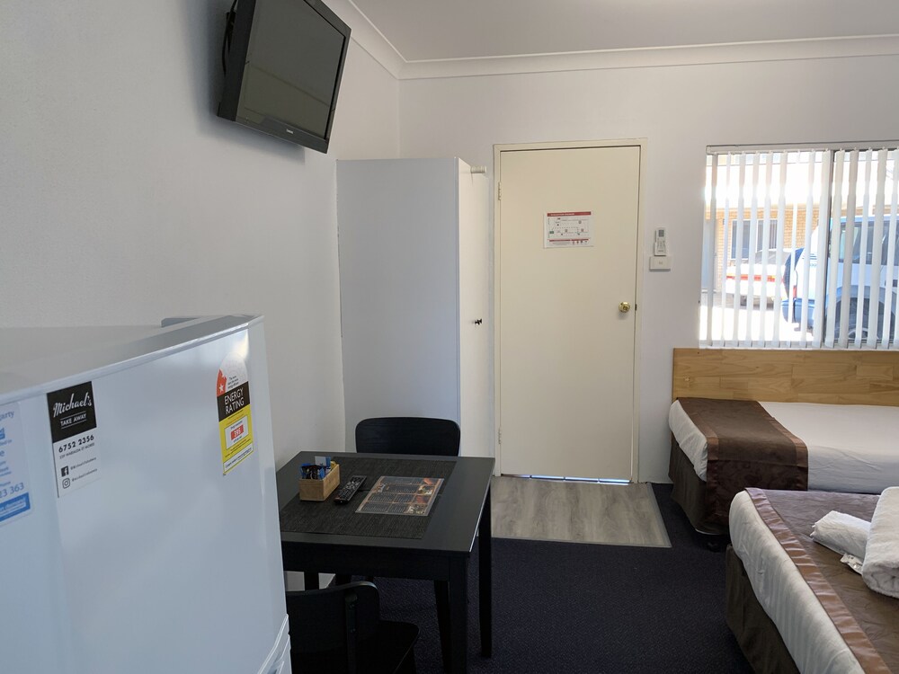 Baths Motel 19/33