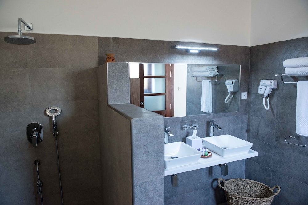 Imagine Villa Hotel 48/50