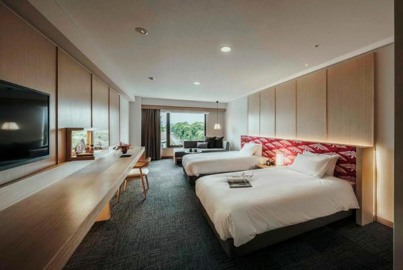 Premium, Single, 2 Double Beds