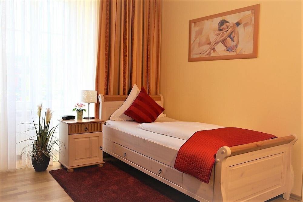 Hotel zum Goldenen Lowen Baden-Baden 8/27