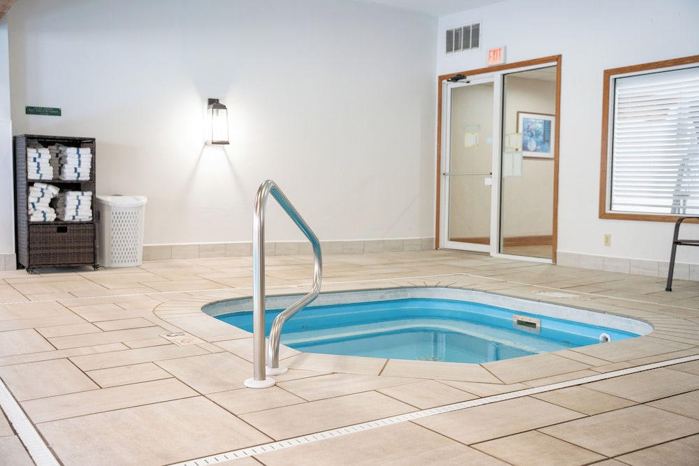 Coshocton Village Inn and Suites 30/68