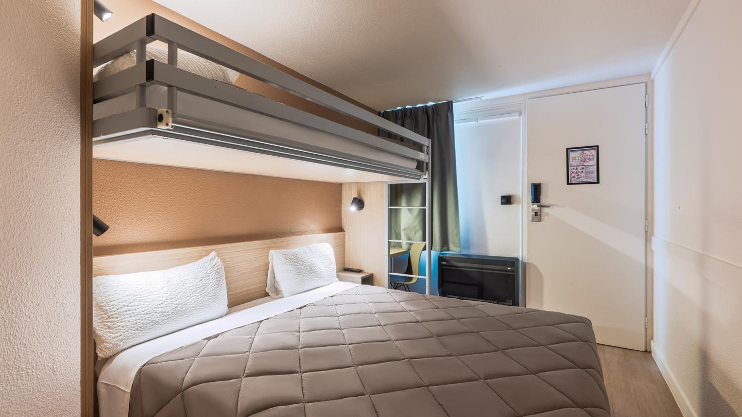 Standard, Bunk Bed, Queen Bed