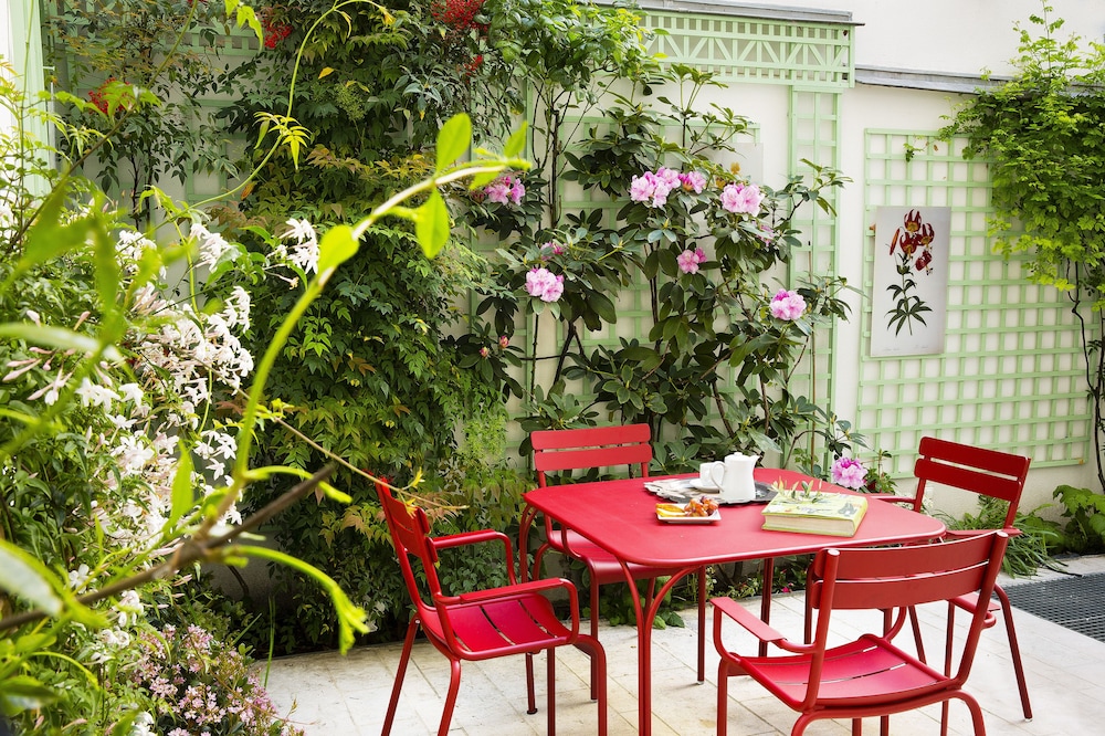 Hotel Mistral 40/54