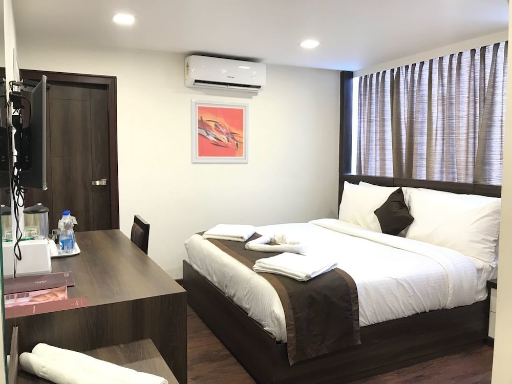 Hotel Royal Inn 23/49