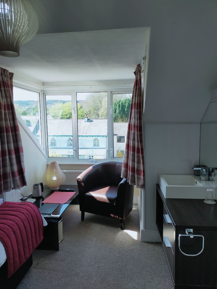 The Groveside Guest House 23/48