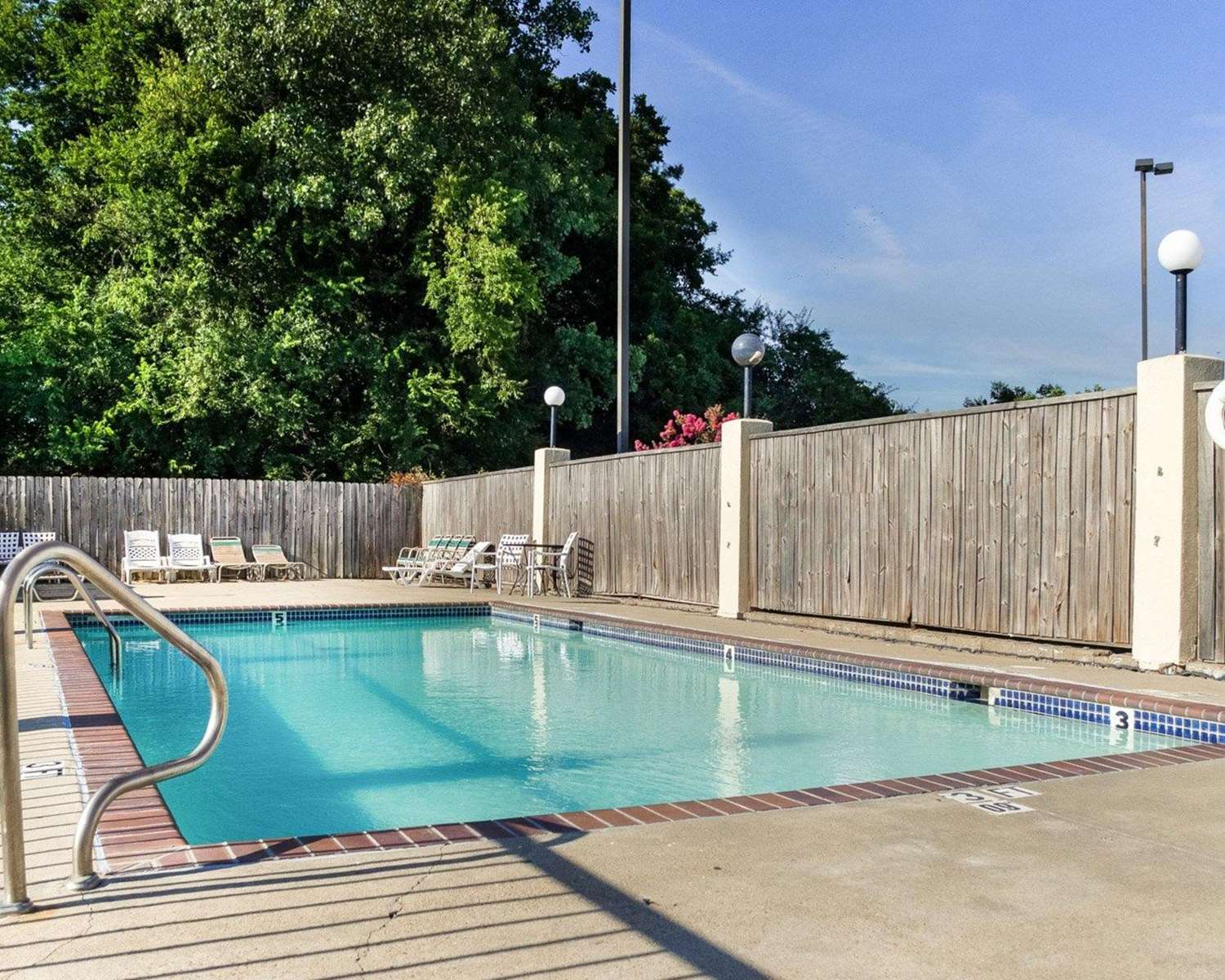 Econo Lodge Greenville MS 8/16