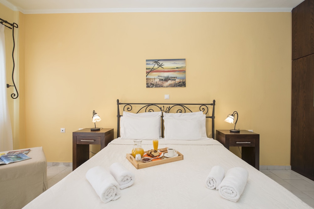 KOSTIS VILLAS 24/70