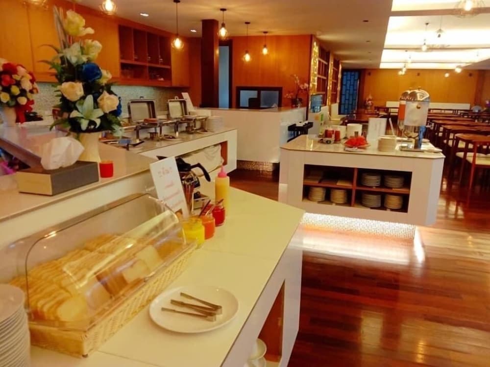 Tai-Shan Suites 41/51