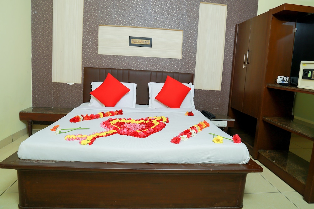 Hotel Abi Krishna 13/40