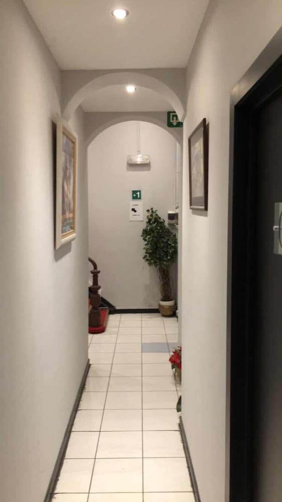 Royal Hotel Brussels 7/39