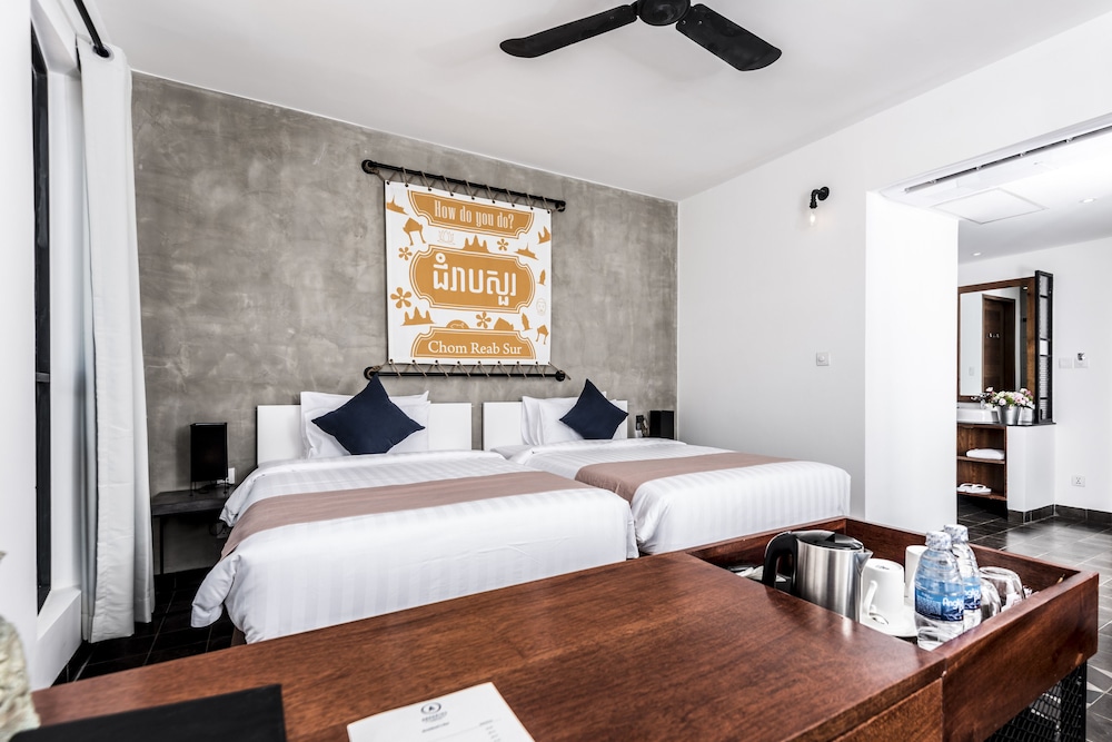 DELUXE, TWIN BEDS