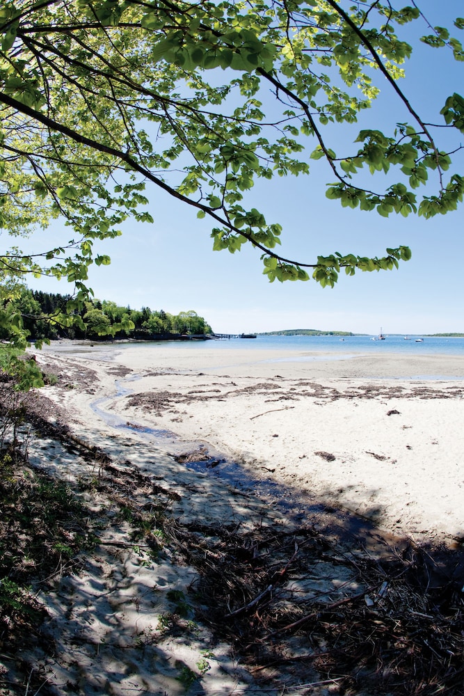 Chebeague Island Inn 57/64