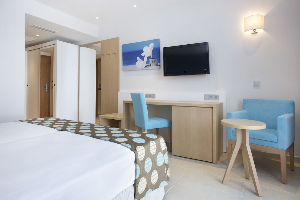 Universal Hotel Marques 26/75