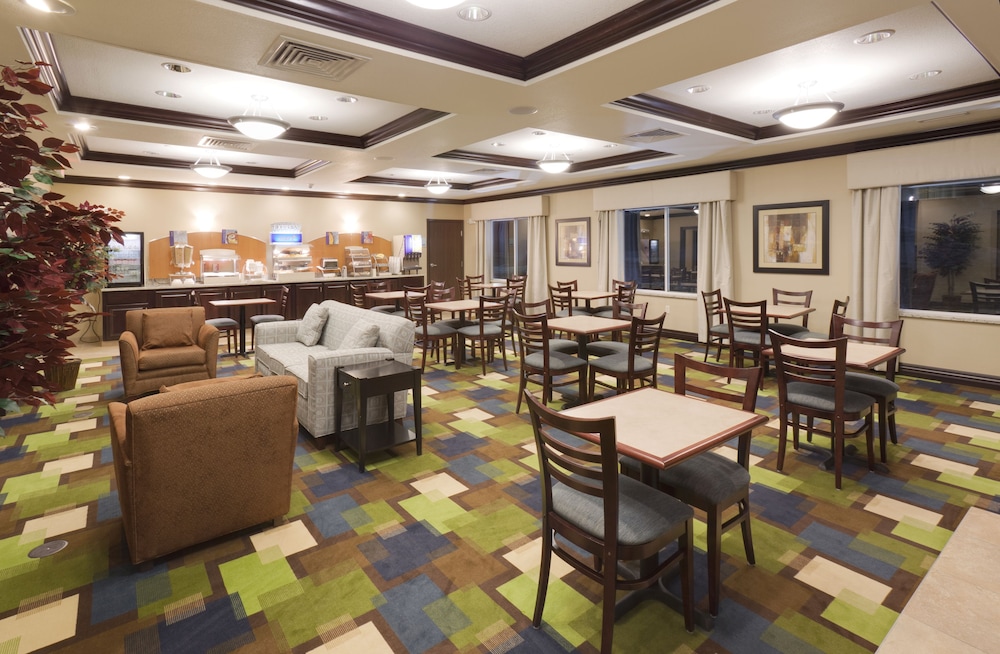 Holiday Inn Express Hotel And Suites Omaha I 80 42/53