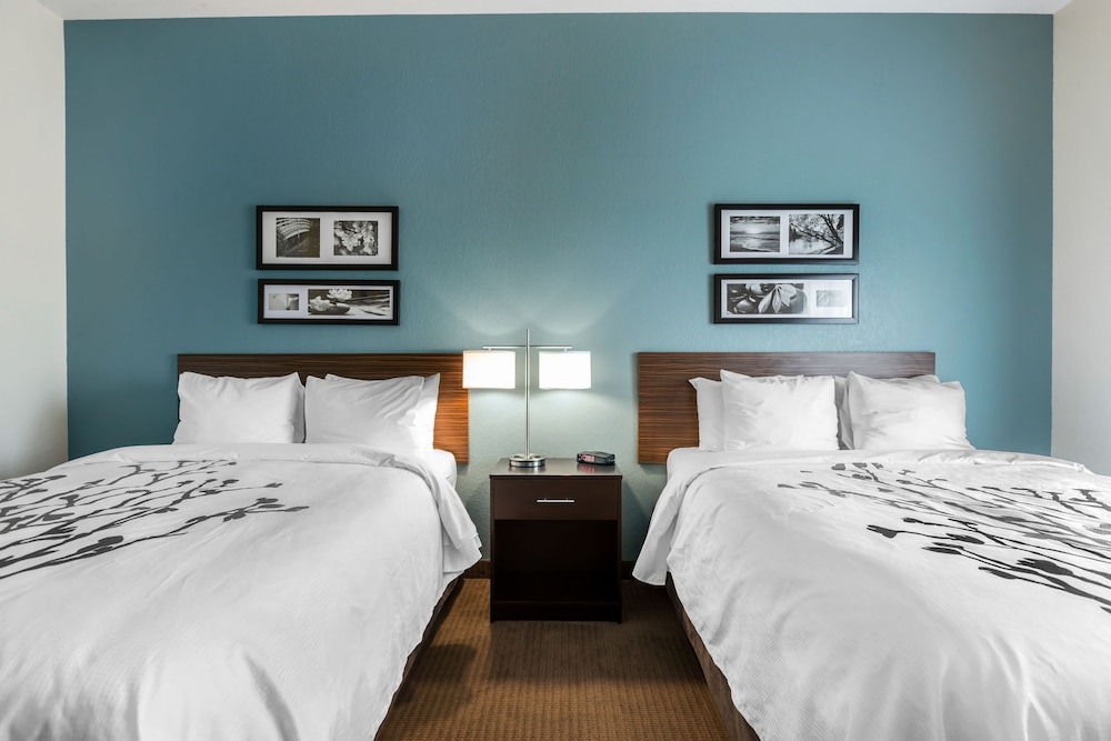 Sleep Inn and Suites Ankeny Des Moines IA 16/33
