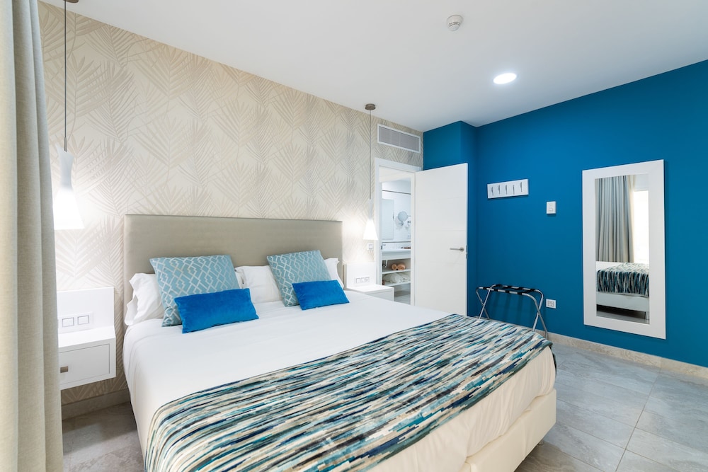 Holiday Club Playa Amadores 17/65
