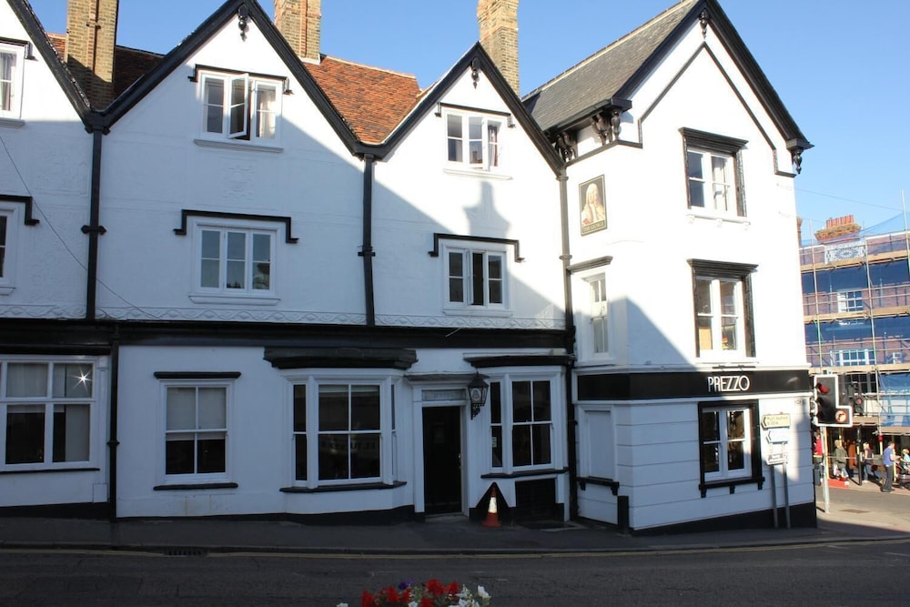 THE GEORGE HOTEL 43/47