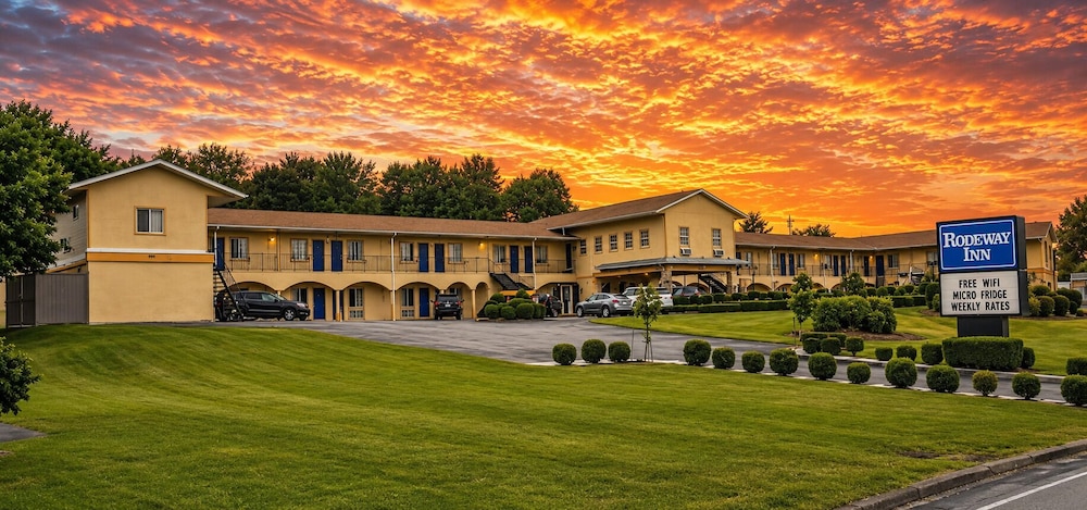 Rodeway Inn Somerset MA 49/57