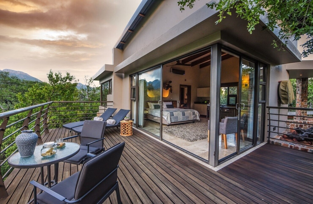Umvangati House 7/50