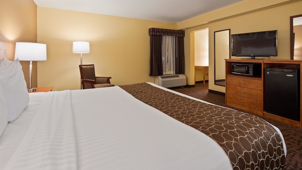 Best Western Louisville East Inn & Suites 11/38