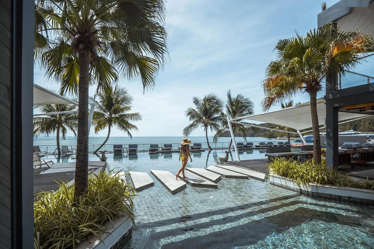 Hotel Tide Phuket (ex. The Tide Beachfront Siray Phuket) 24/27