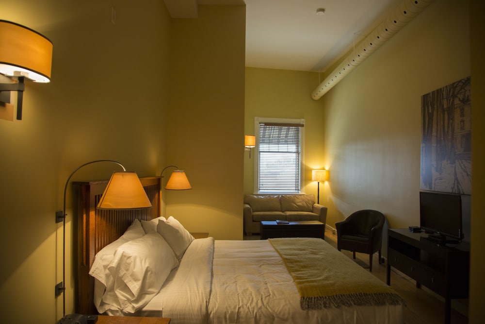 Foster's Inn 6/36