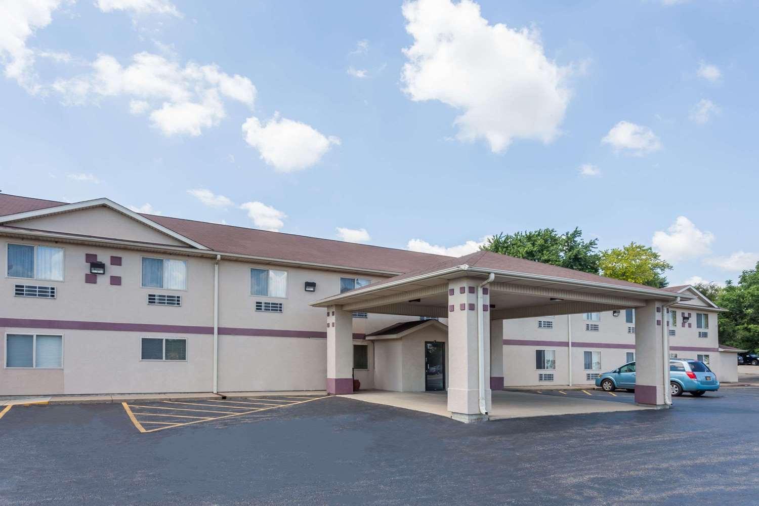 Econo Lodge Chillicothe IL 22/25