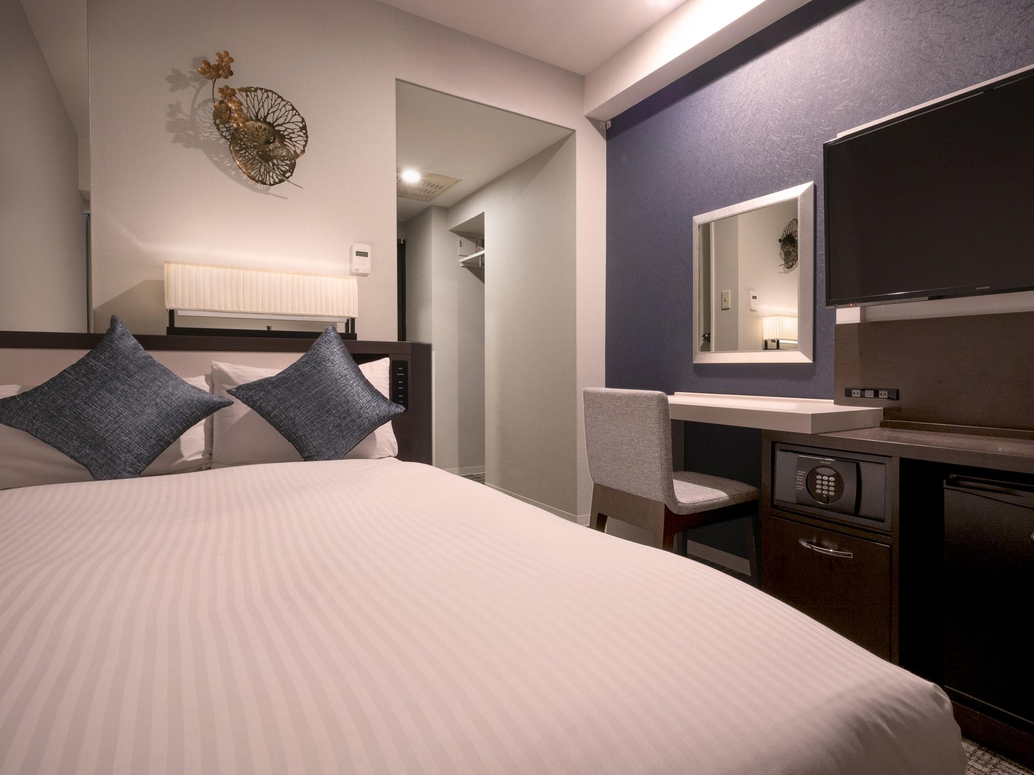 Semi Room, Premier, Single, Semi Double Bed
