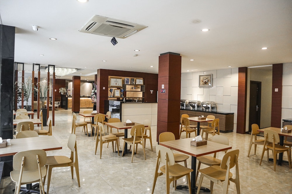 Hana Hotel 43/50