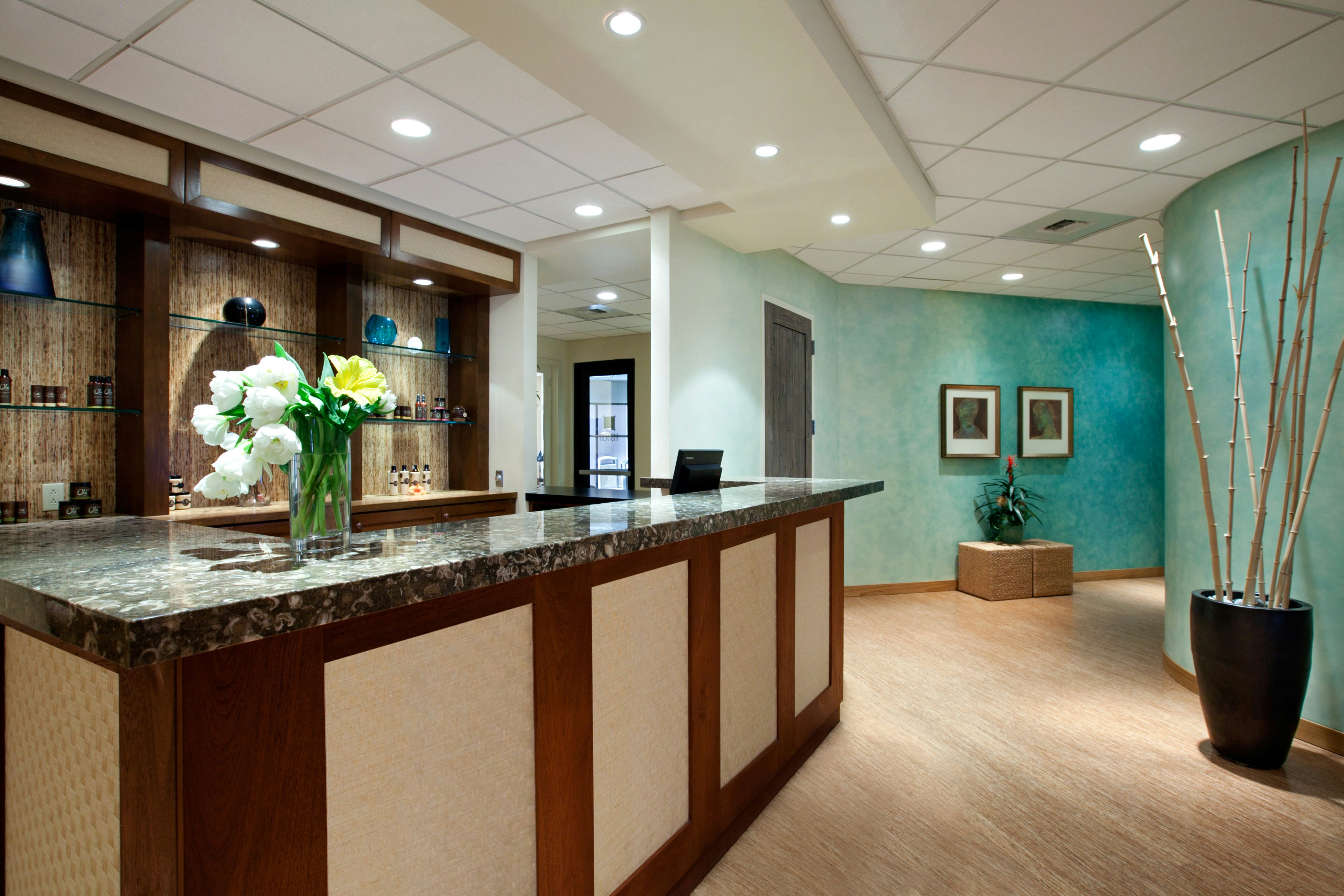 Embassy Suites La Quinta & Spa 18/85