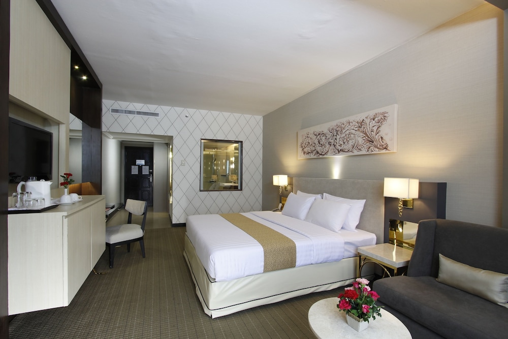 Royal Benja Hotel 10/67