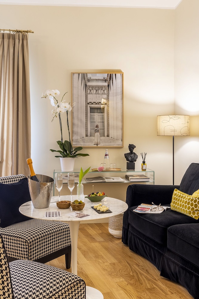 Nerva Boutique Hotel 55/72