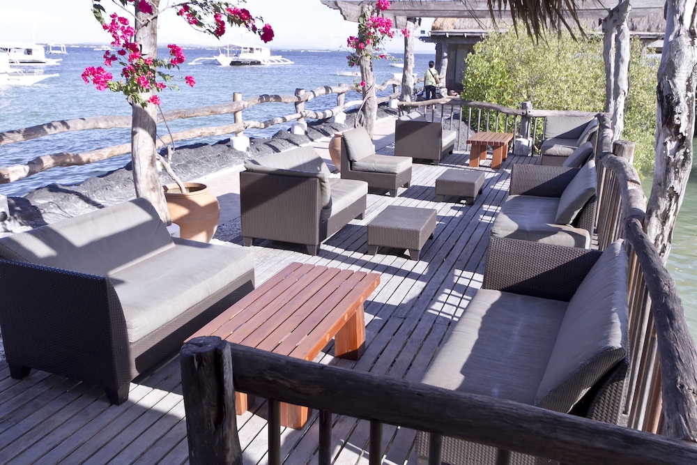 Bluewater Maribago Beach Resort 39/50
