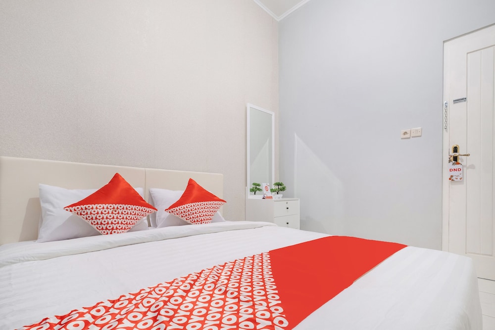 OYO 2727 Nareswari Guest House 5/27