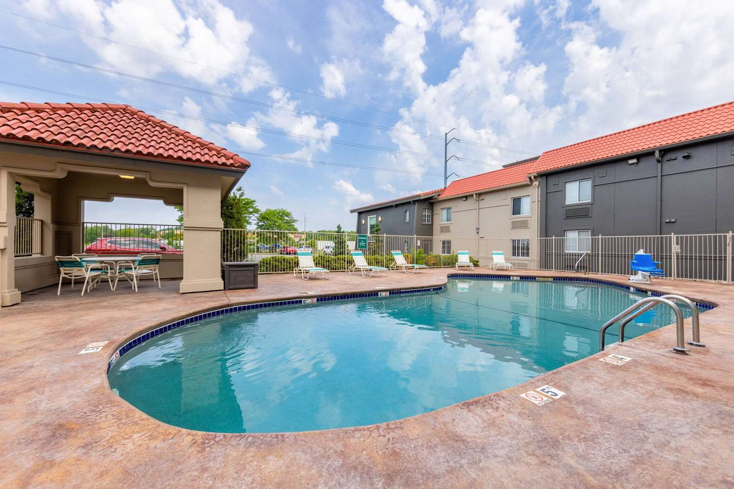 La Quinta Inn Kansas City Lenexa 9/50