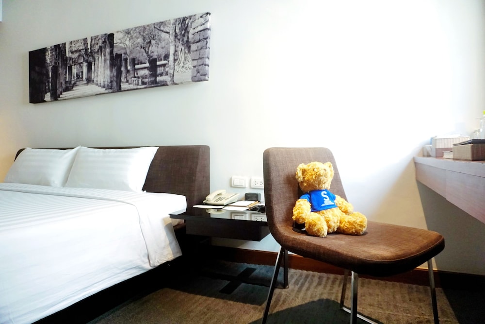 S33 Compact Sukhumvit Hotel 41/78