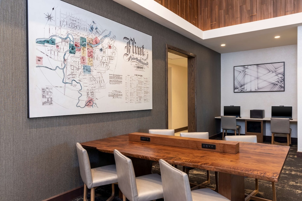 Hyatt Place Flint/Grand Blanc 42/47