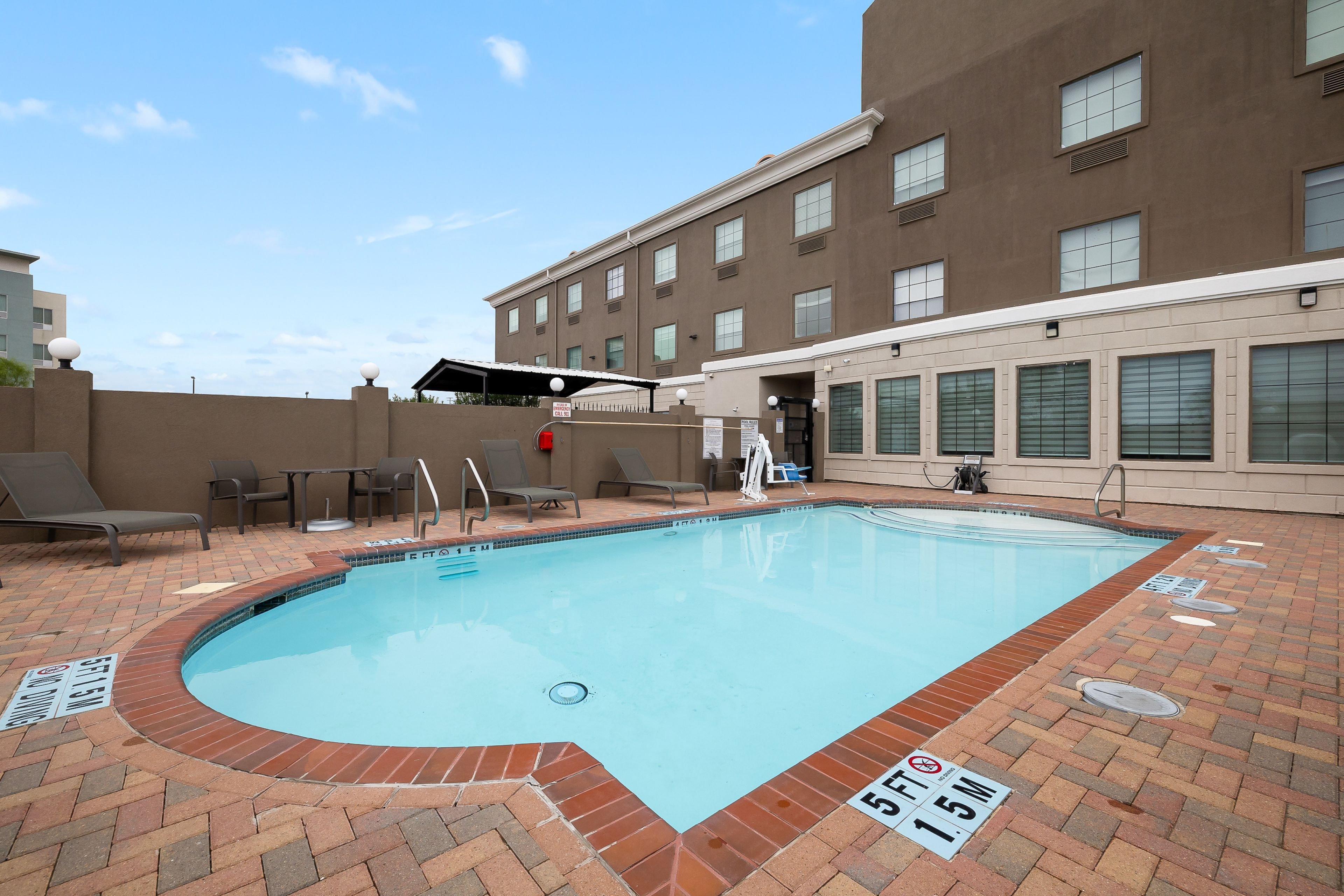 Holiday Inn Express Hotel And Suites Kingsville 53/55