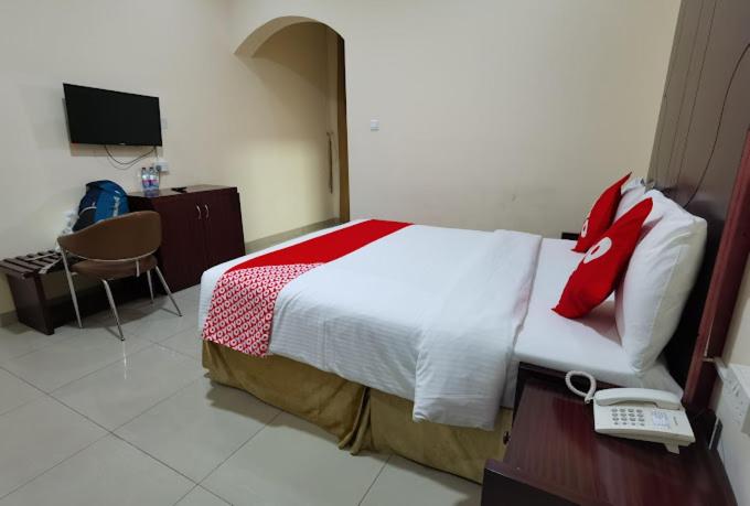 Suite, Double Bed, Living Area