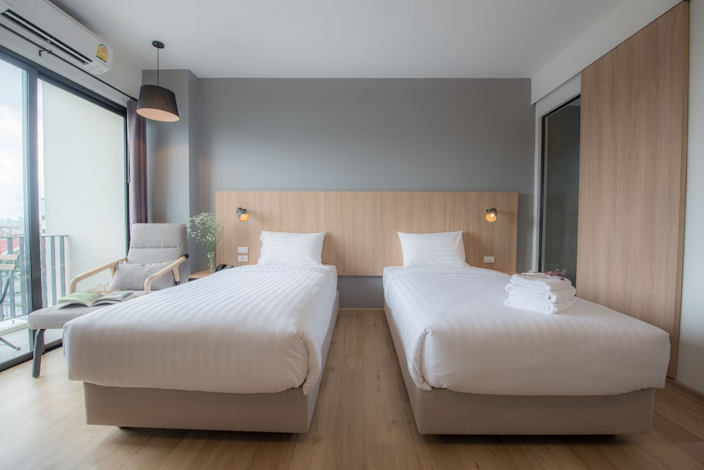 ROOM, BALCONY, BUILDING A