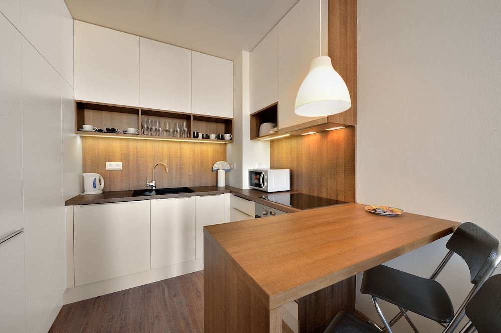 Apollis Business & Budget By Ambiente 12/40