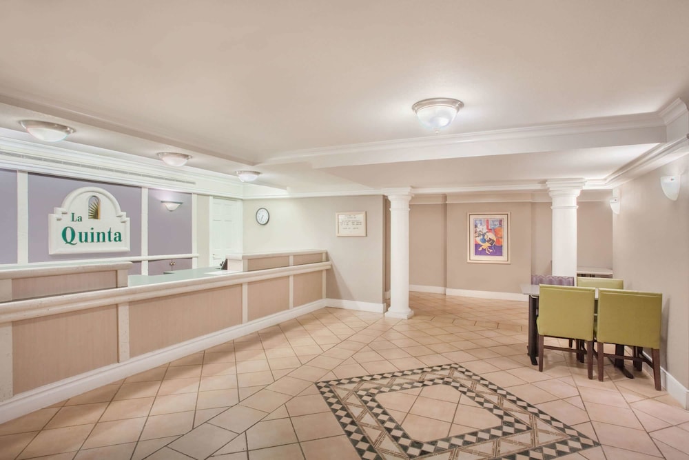 Baymont by Wyndham Fort Myers Central 7/27