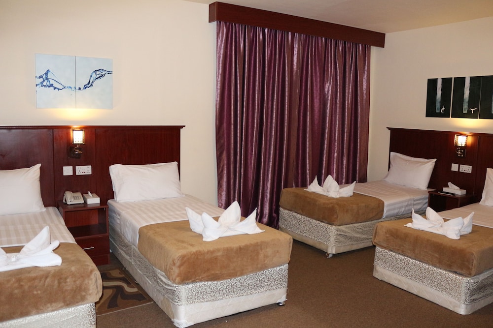 Mariana Hotel 17/50