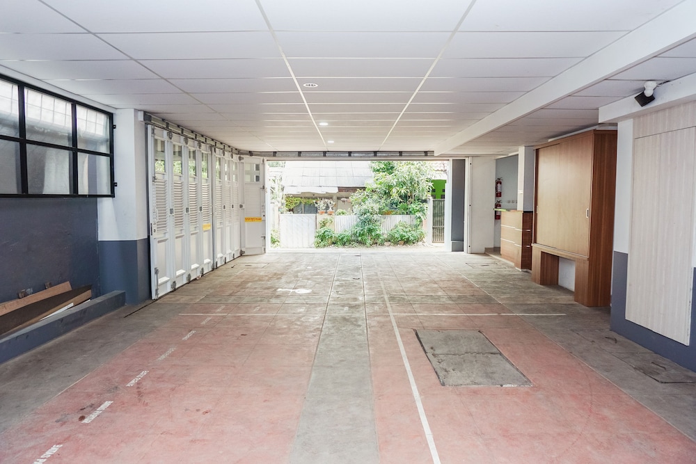 OYO 106 Sarkawi Residence 17/24