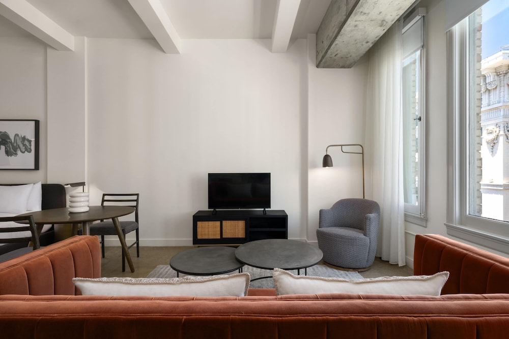 Reside Craftsman Los Angeles, a Wyndham Residence 44/48