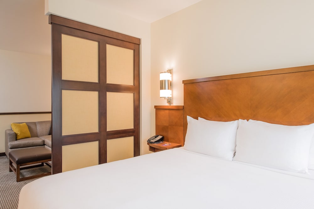 Hyatt Place Charleston Airport Convention Center 10/66