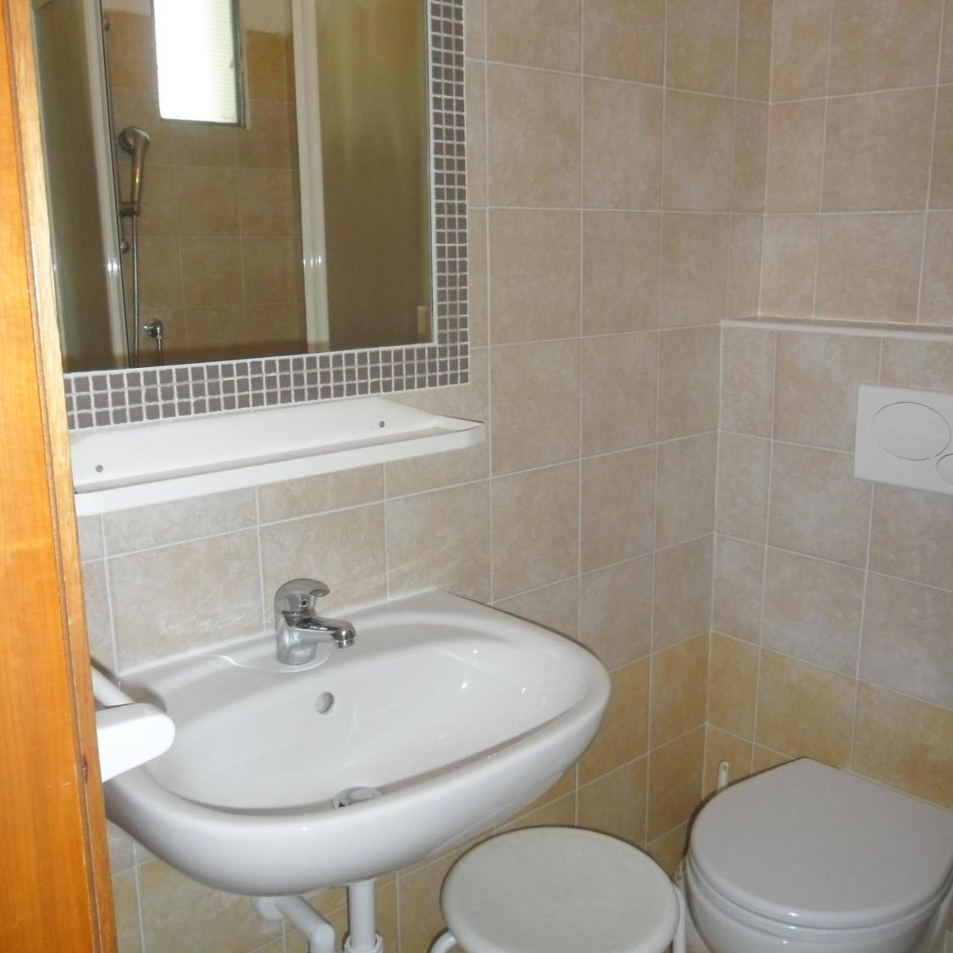 غرفة مفردة، Hotel Madrid 3/10